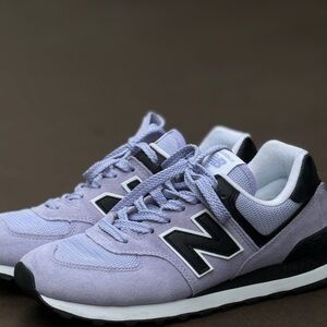 New Balance Woman Lilac Black Sneakers, 8.5 US like new